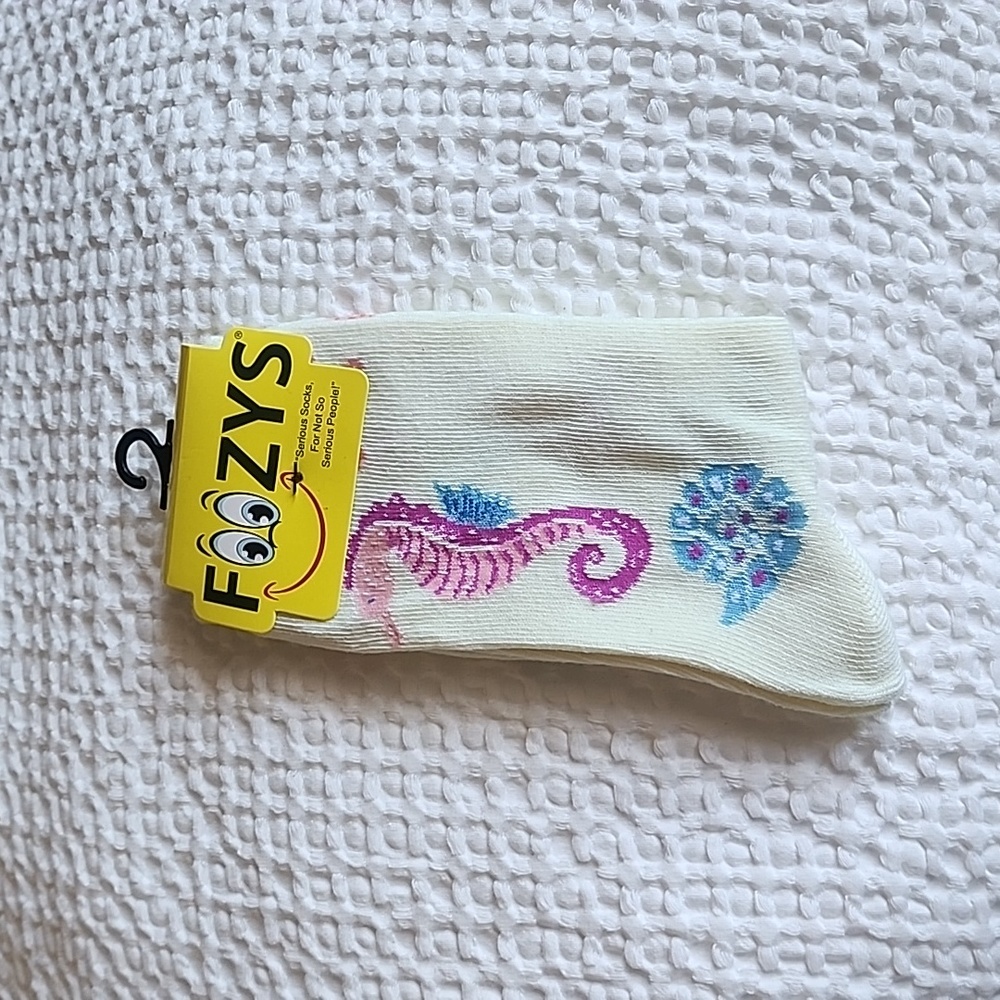 3/$20 Foozy Funny Seahorse Socks!